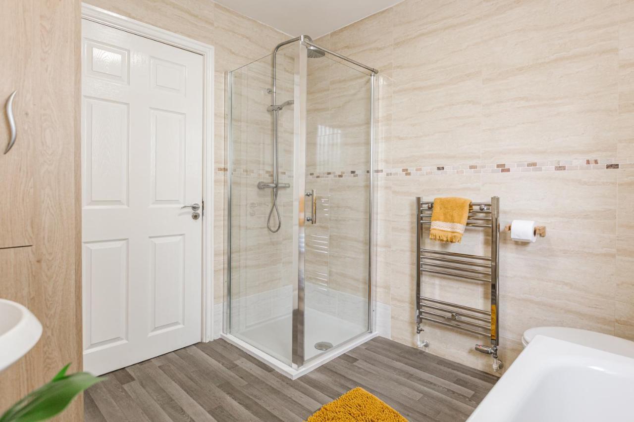 Oxheys House - 5 Bedrooms Contractors Parking Preston  Esterno foto