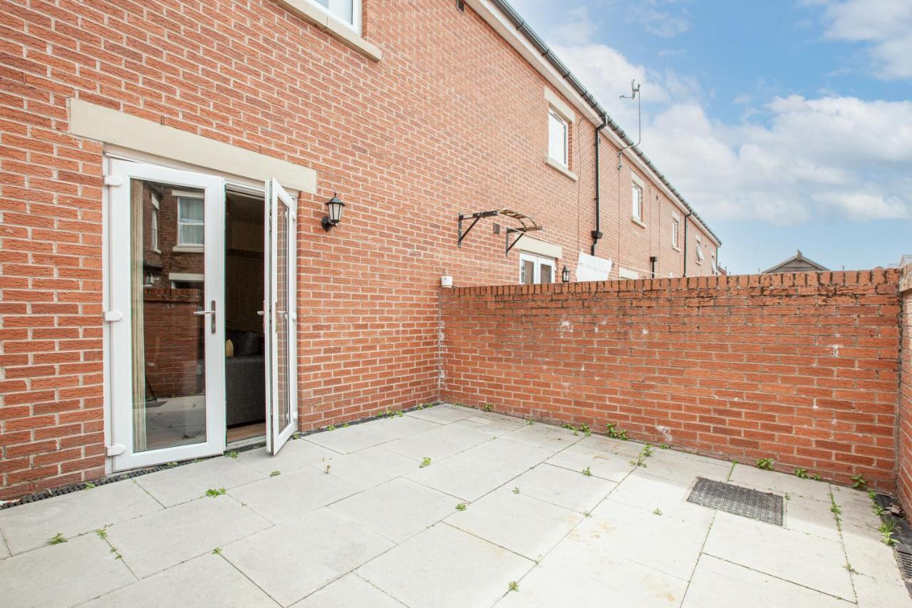 Oxheys House - 5 Bedrooms Contractors Parking Preston  Esterno foto