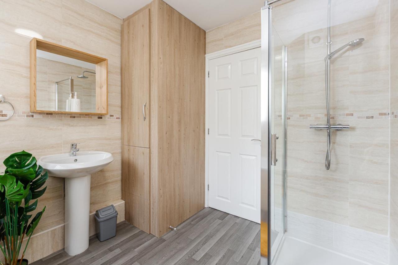 Oxheys House - 5 Bedrooms Contractors Parking Preston  Esterno foto
